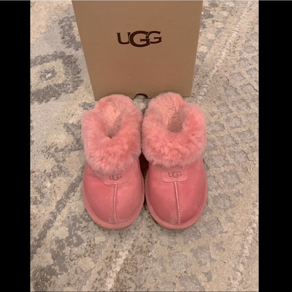 UGG Shoes - Pink ugg slippers